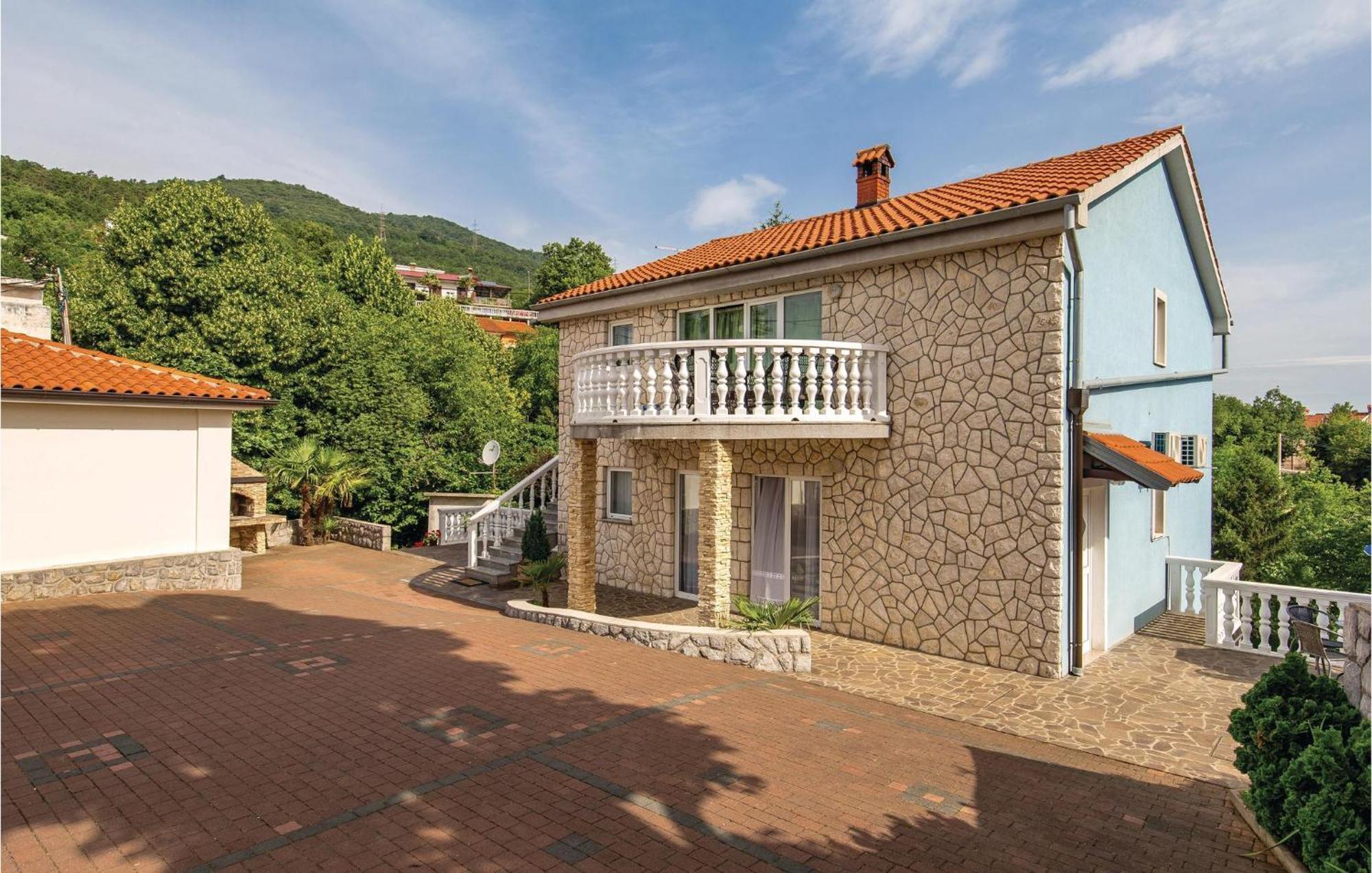 Gorgeous Apartment In Matulji With Kitchen Exterior foto